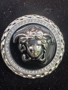 Brooch , Round Brooch